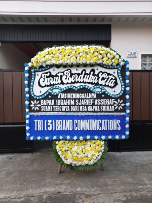Papan Bunga Duka di Simpang Rumbio